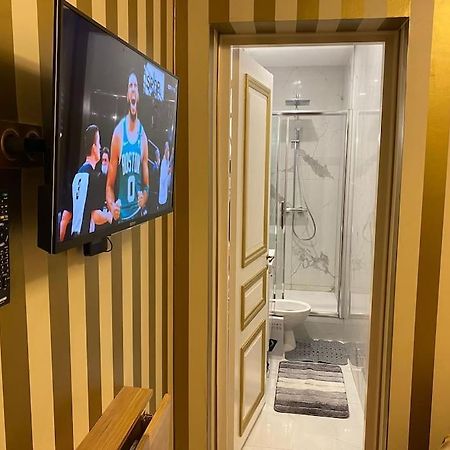 Premium Studio 2 Minutes Walk From Champs-Elysees Париж Екстериор снимка