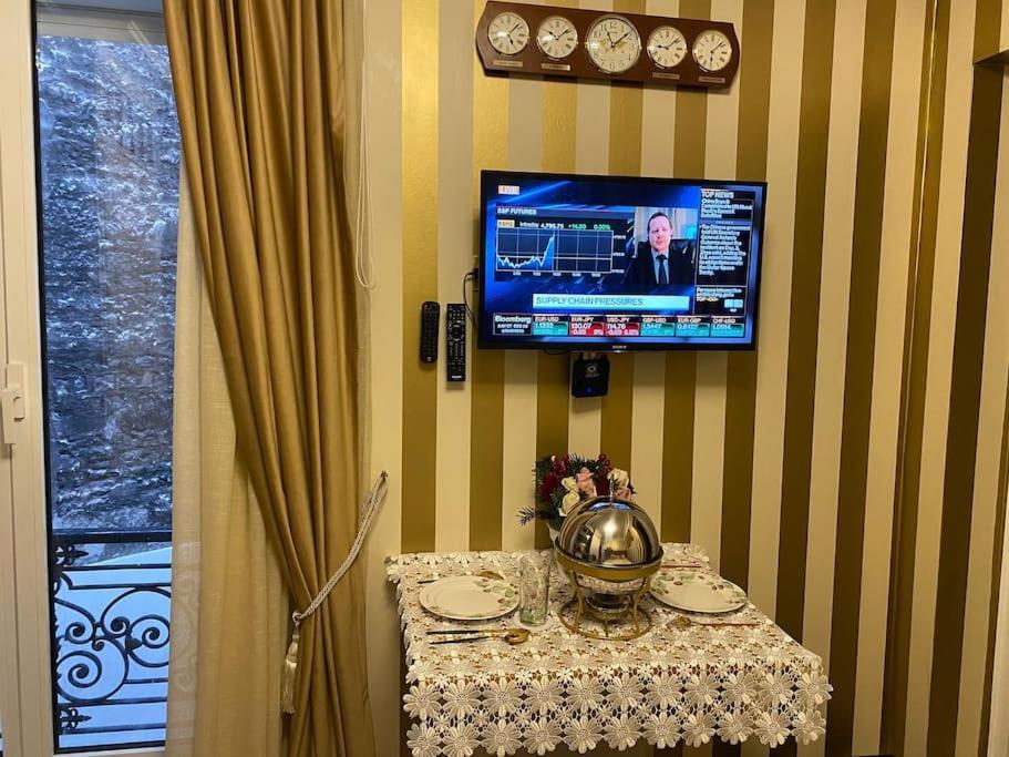 Premium Studio 2 Minutes Walk From Champs-Elysees Париж Екстериор снимка