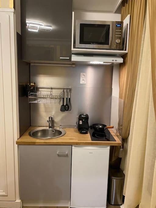 Premium Studio 2 Minutes Walk From Champs-Elysees Париж Екстериор снимка