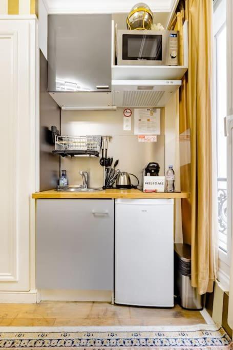 Premium Studio 2 Minutes Walk From Champs-Elysees Париж Екстериор снимка